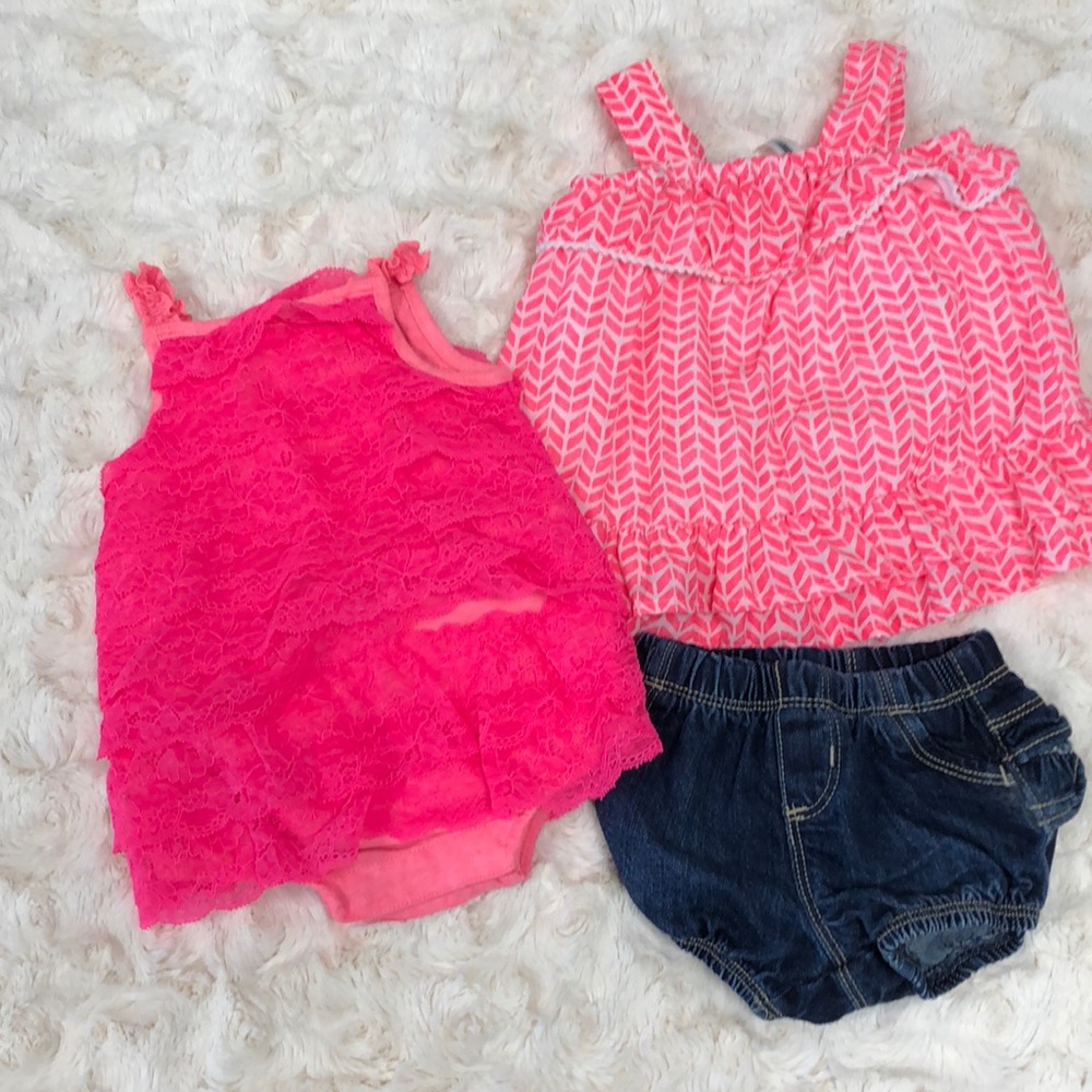 ☀️ (2) baby girl outfits